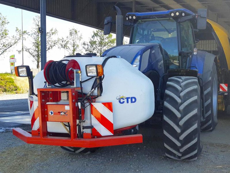 EXTINGUISHING UNIT FOR AGRICULTURAL TRACTORS